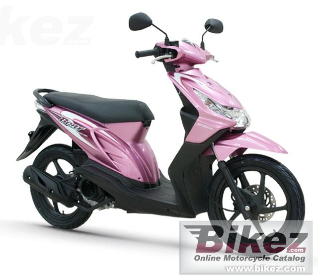 Big Honda beat scooter picture and wallpaper from Bikez.com